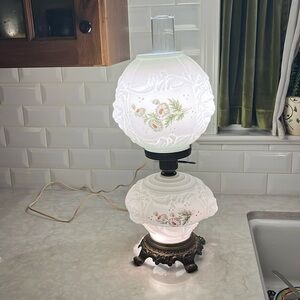 HEDCO Antique Gone With The Wind Lion Head lamp light,  top and bottom.  Milk …